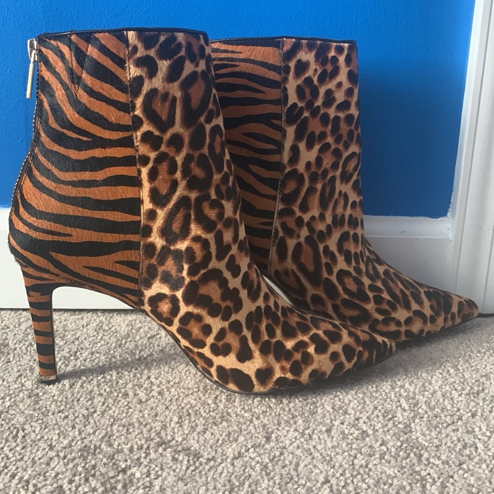 ❤️ NWT Kenneth Cole animal print bootie